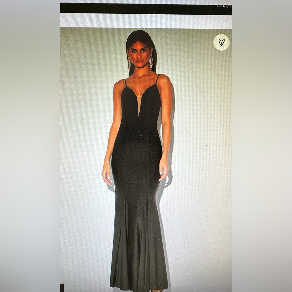 Lulu’s black mermaid maxi dress